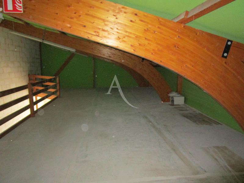 Local commercial - 187 m²