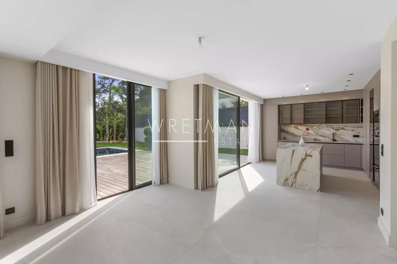 Maison jumelée - 280 m² - 5 pièces