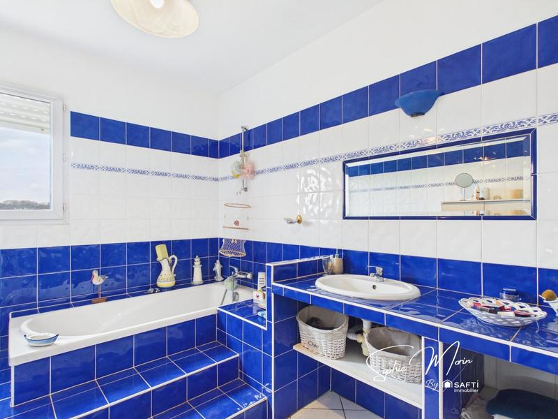 Maison - 140 m² - 6 pièces