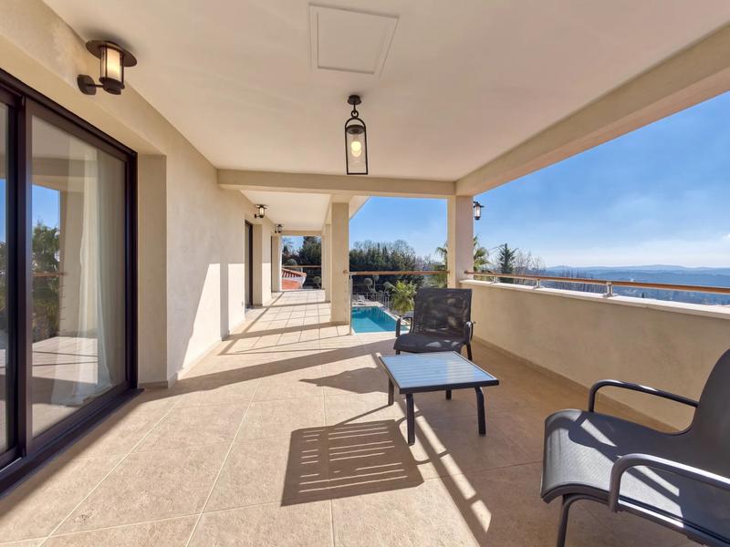 Villa - 280 m² - 7 pièces