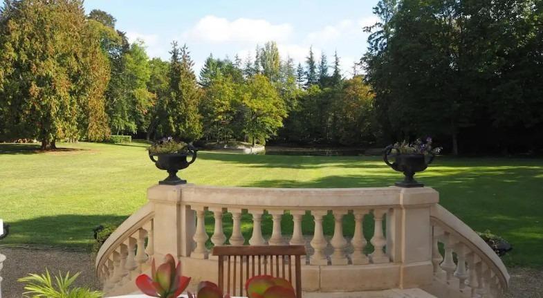 Manoir - 370 m² - 12 pièces