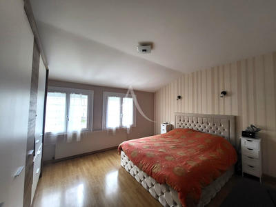 Maison - 138 m² - 7 pièces