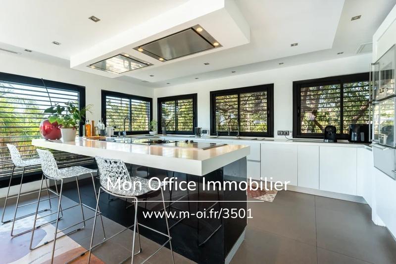 Villa - 465 m² - 12 pièces