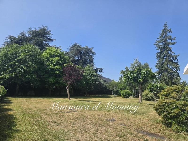 Propriété - 360 m² - 20 pièces