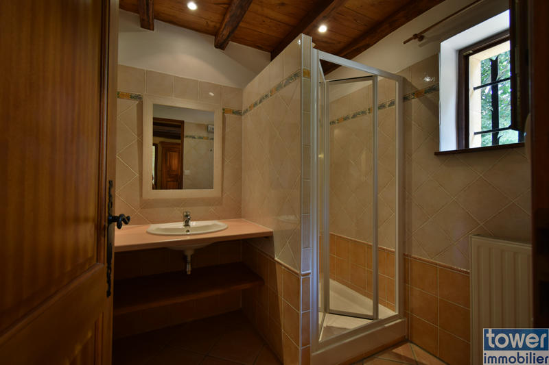 Propriété - 289 m² - 11 pièces