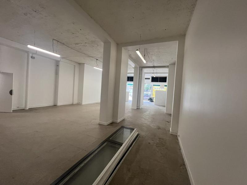 Magasins - 145 m²