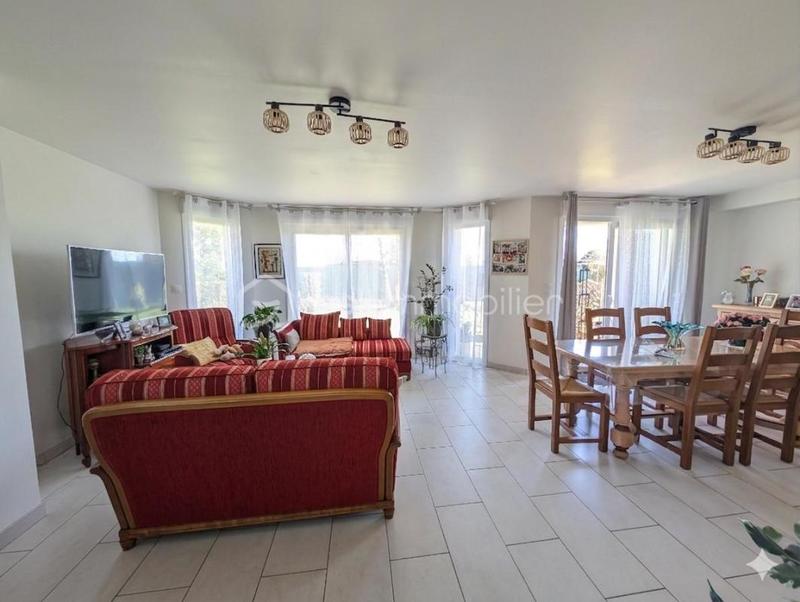 Maison - 94 m² - 5 pièces