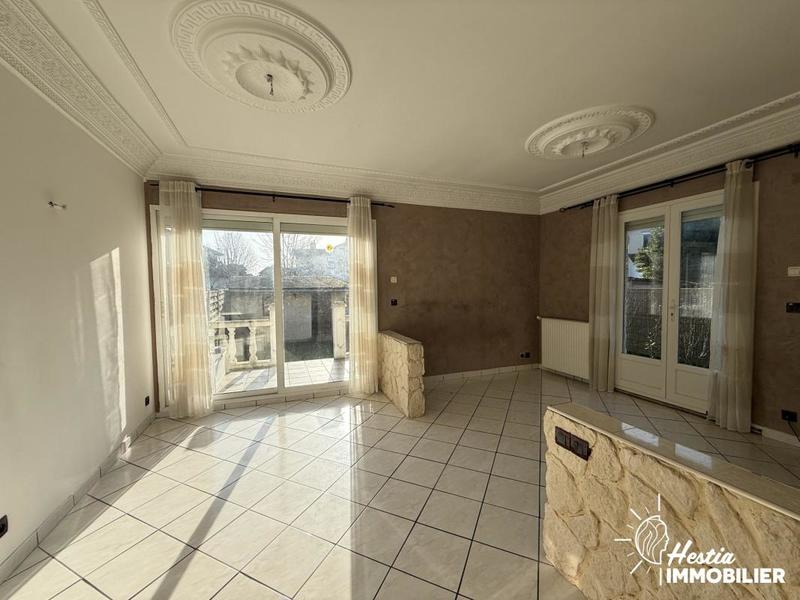 Maison - 98 m² - 5 pièces