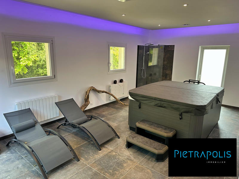 Maison ancienne - 268 m² - 9 pièces