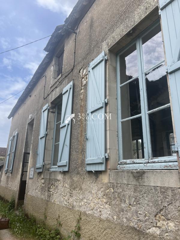 Maison de village - 250 m² - 2 pièces