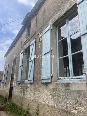 Maison de village - 250 m² - 2 pièces