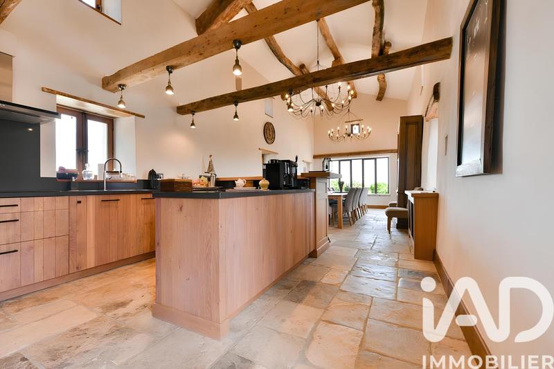 Maison - 910 m² - 20 pièces