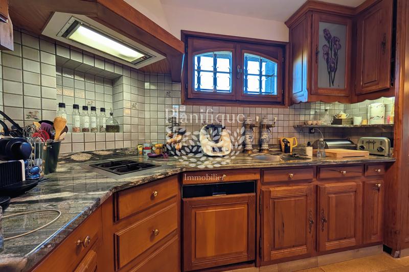 Villa - 469 m² - 10 pièces