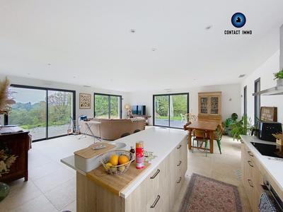 Maison - 143 m² - 4 pièces