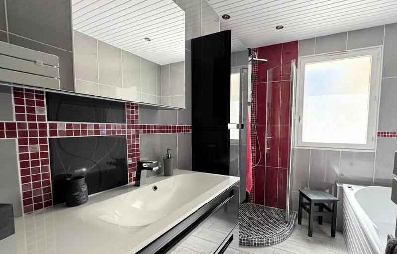 Maison - 163 m² - 6 pièces