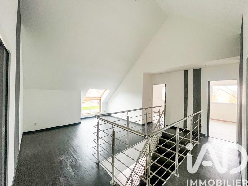 Maison - 204 m² - 7 pièces