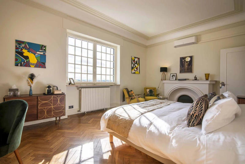 Maison - 380 m² - 10 pièces