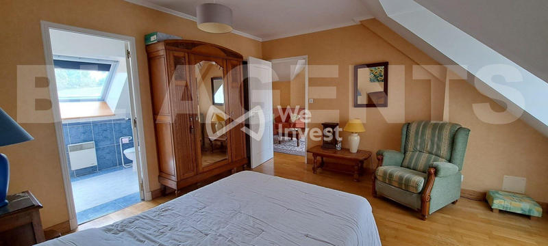 Maison - 234 m² - 8 pièces