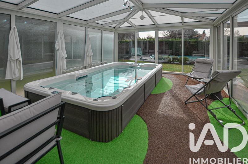 Maison - 219 m² - 8 pièces