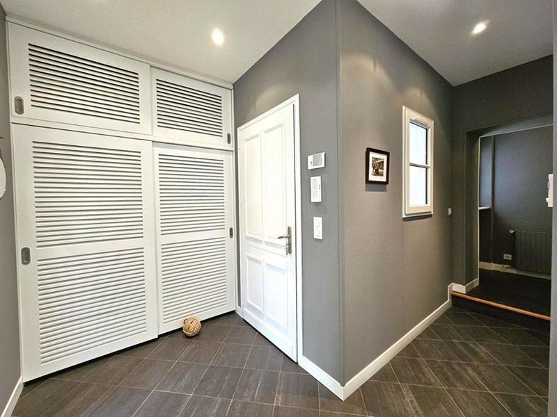 Maison - 170 m² - 9 pièces