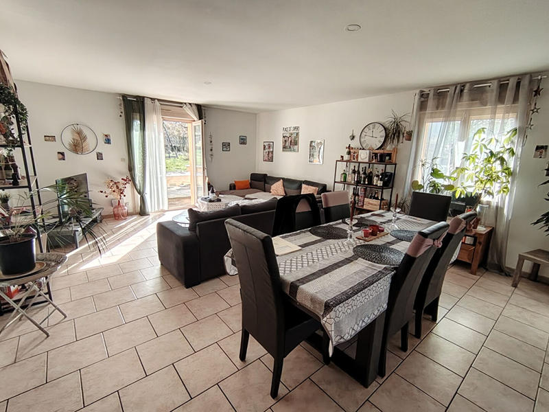 Maison - 99 m² - 4 pièces