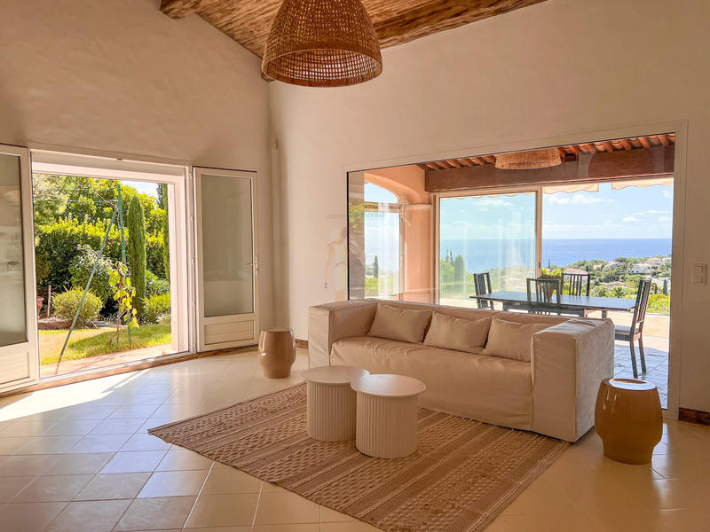 Maison traditionnelle - 230 m² - 5 pièces