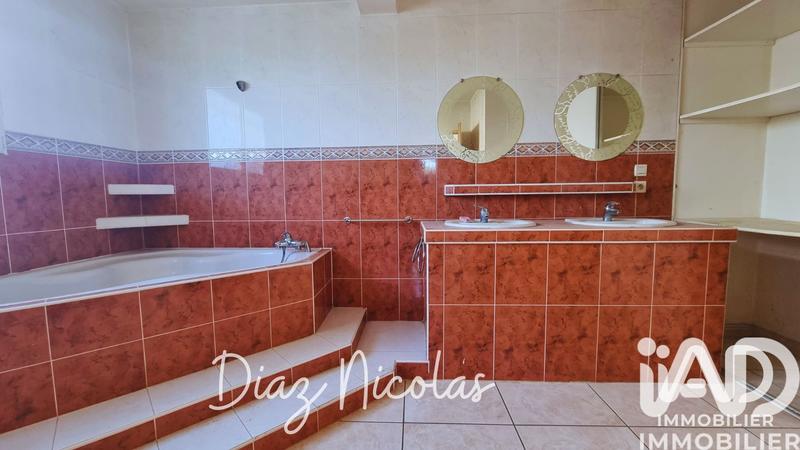 Maison - 245 m² - 5 pièces