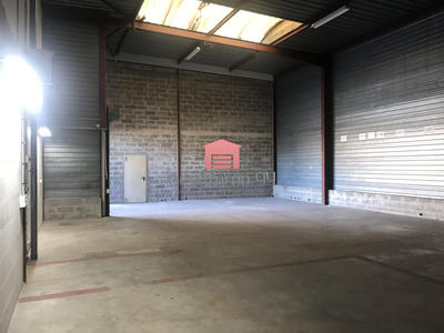 Entrepôt - 275 m²