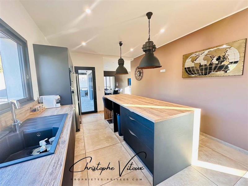 Villa - 145 m² - 6 pièces