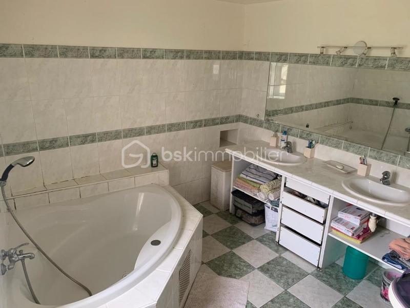 Propriété - 265 m² - 8 pièces