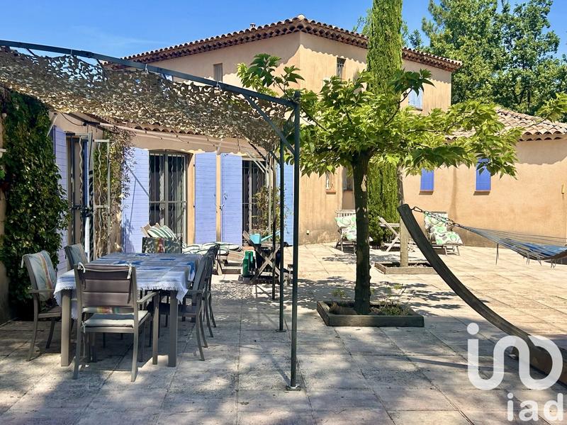 Maison - 230 m² - 6 pièces