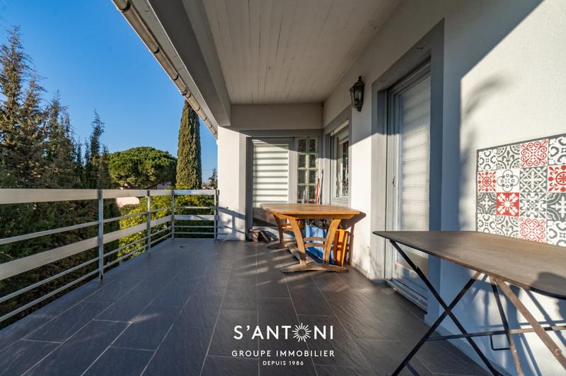 Maison - 210 m² - 8 pièces