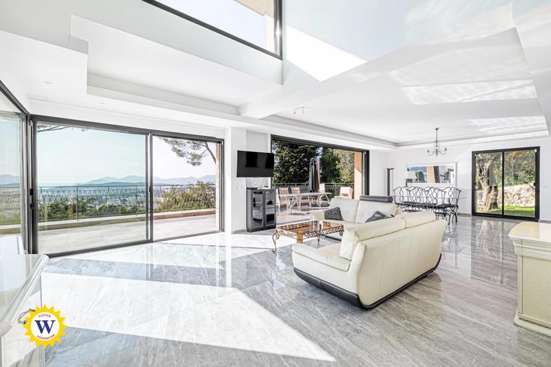 Villa - 372 m² - 8 pièces