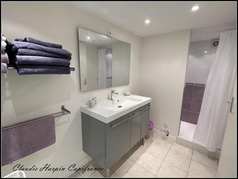 Maison - 255 m² - 9 pièces