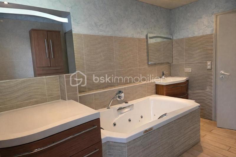 Maison - 309 m² - 17 pièces