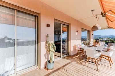 Penthouse - 141 m² - 5 pièces