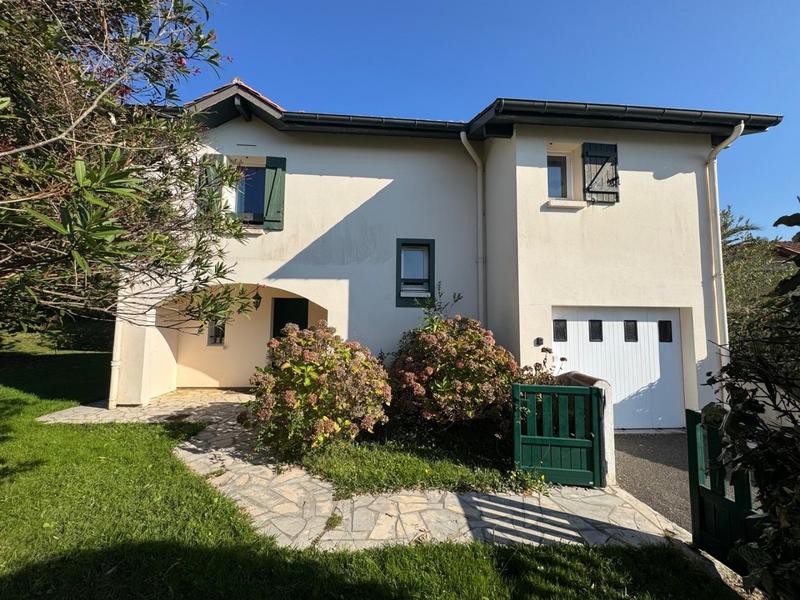 Maison - 102 m² - 5 pièces