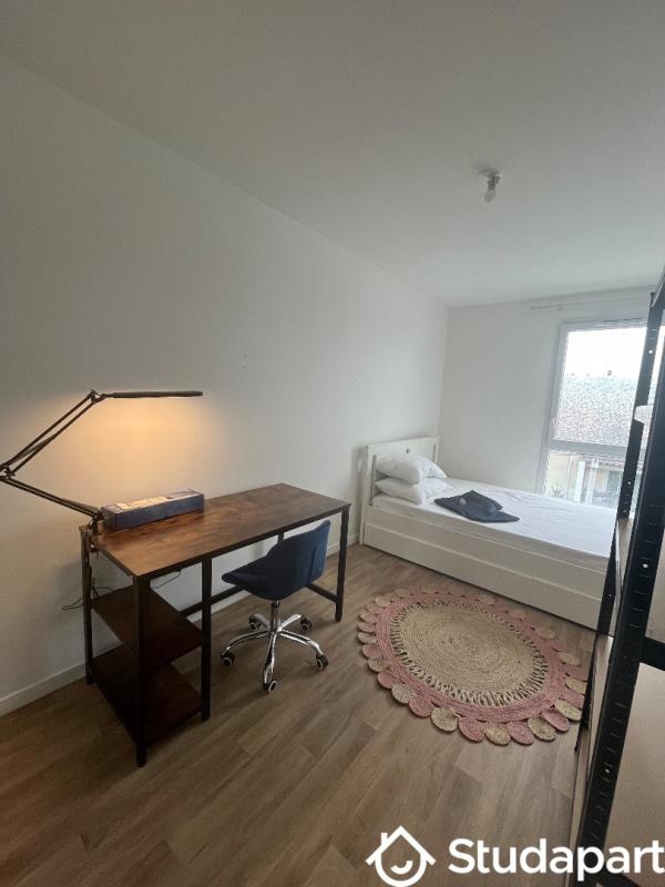 Chambre - 10 m² - 1 pièce