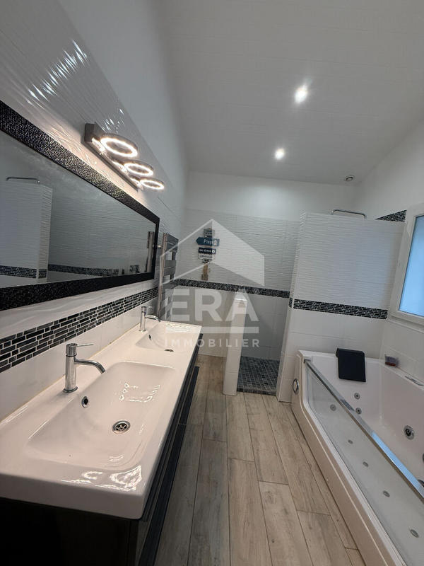 Maison - 149 m² - 5 pièces