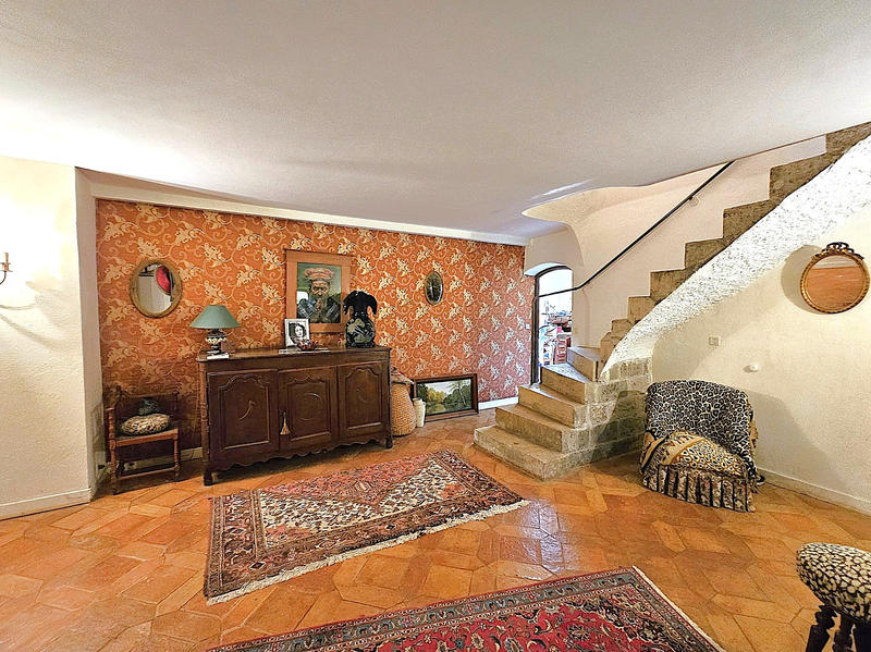 Maison - 220 m² - 7 pièces