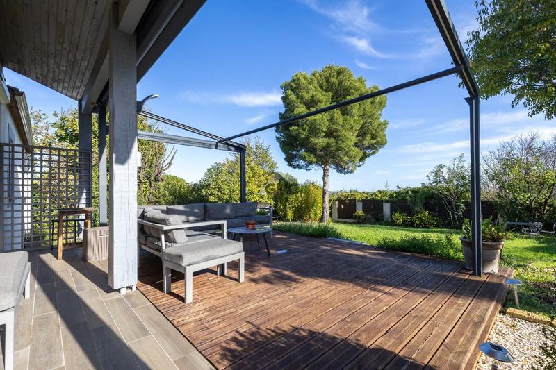 Maison - 219 m² - 9 pièces