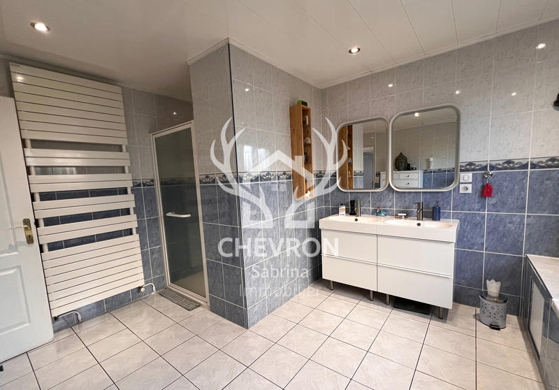 Maison - 181 m² - 6 pièces