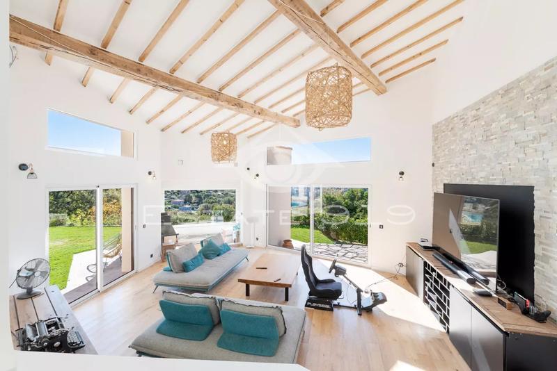 Villa - 400 m² - 8 pièces