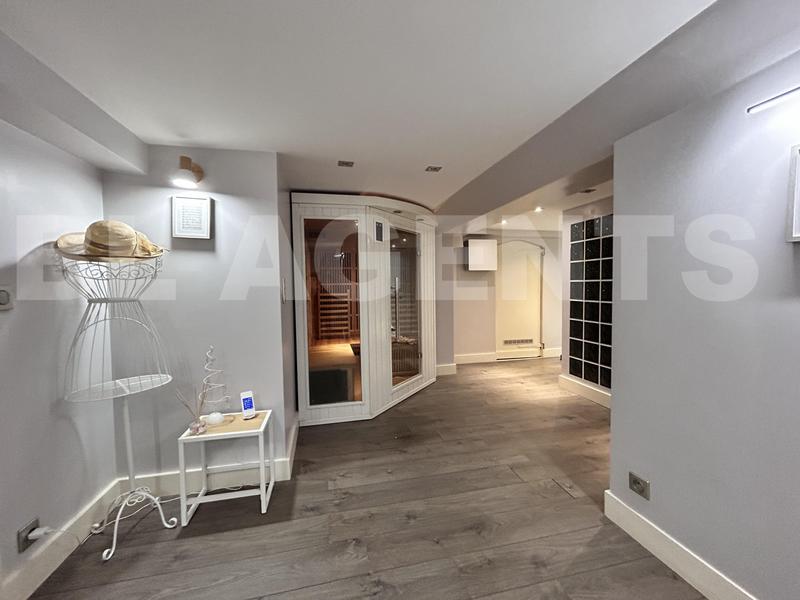 Maison contemporaine - 219 m² - 6 pièces