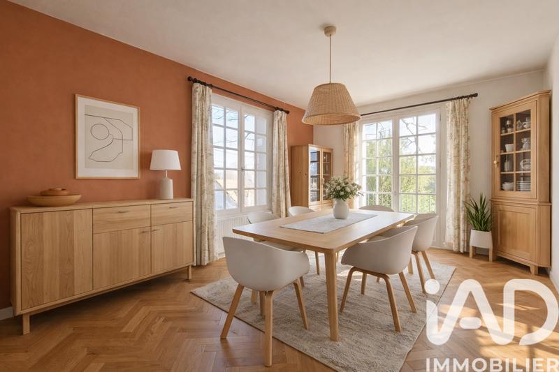 Maison - 213 m² - 8 pièces