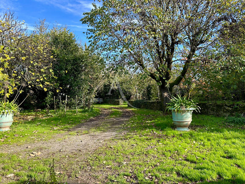 Maison - 229 m² - 9 pièces