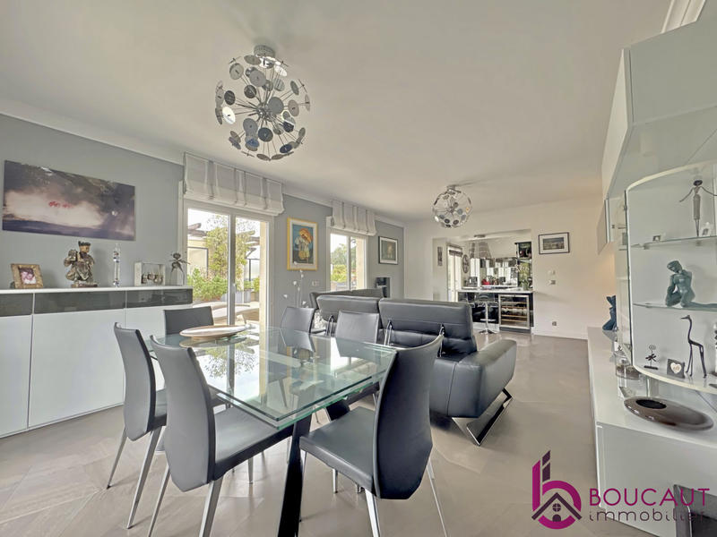 Appartement - 100 m² - 4 pièces