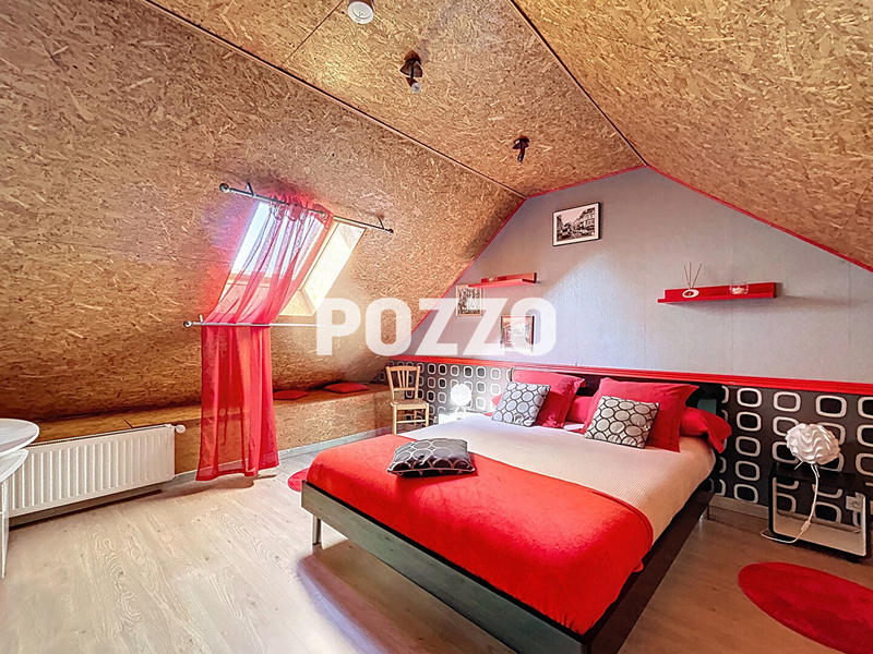 Maison - 249 m² - 10 pièces