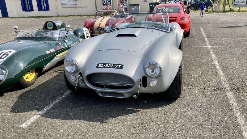 Rencontre de voitures et motos anciennes ou exceptionnelles