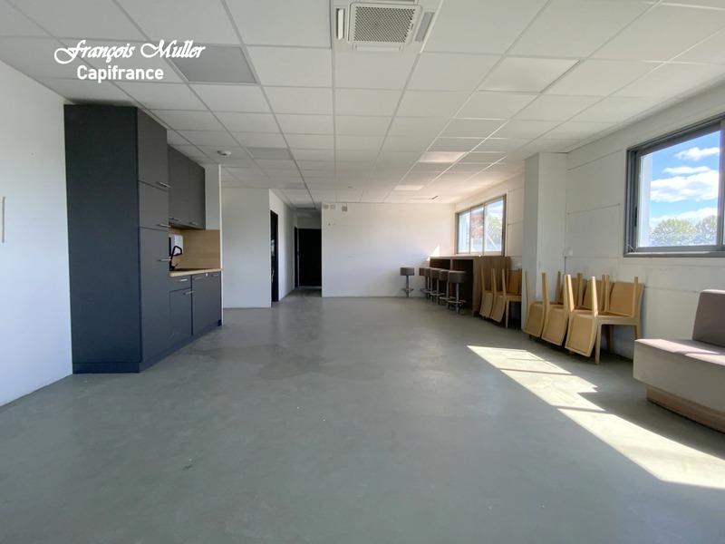 Local d'activité / Entrepôt - 360 m² - 6 pièces